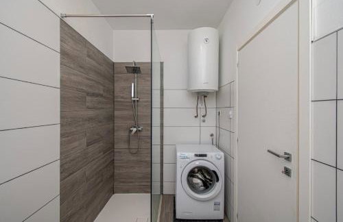 Villa Marsel with Pool & Jacuzzi by Istrabook - Foto 34