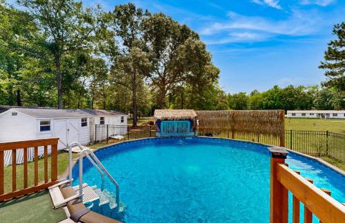Renovated Retreat with Private Pool and Hot Tub - Photo 3