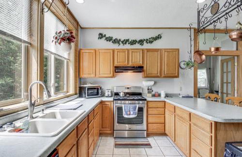 Quiet Lakefront Grand Rapids Cabin on 5 Acres - Foto 10