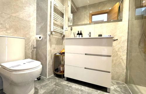 Paradise Luxurious apartment, 3 double rooms for 6 guests, 4 beds, terrace, jacuzzi, free parking, new - Foto 34