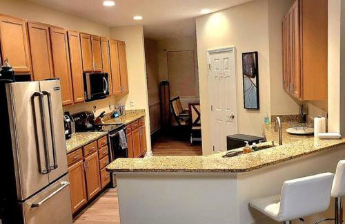 Modern & Luxurious 3 Bdrm 2.5 Bath Townhome - Foto 19