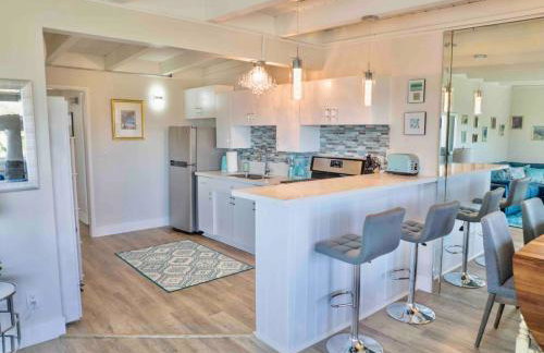 STUNNINGLY PERFECT Beach ALL NEW REMODEL Galore - Foto 1