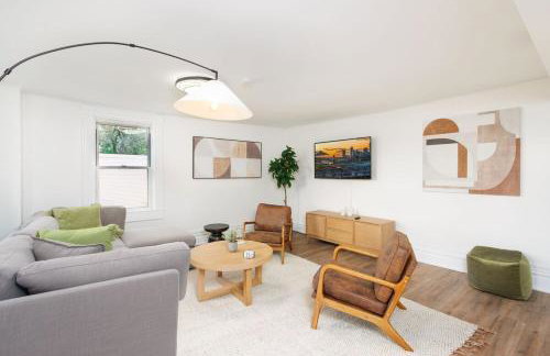 Stunning Apt w Rooftop & Game Room - Sleeps 10 - Foto 37