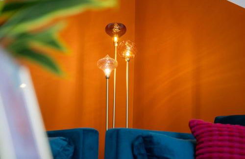 Charming 4 Bedroom House for 8 - Family Friendly - Fast WiFi - Parking - Photo 17