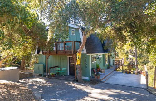 Forest Home with Deck, EV Station, King Beds - Foto 5