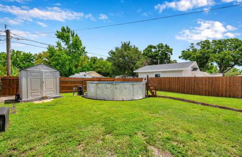 Close to downtown& beach- pool, porch, fenced yard - Foto 29