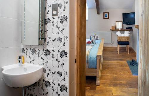 Dolgoy Coach House Loft - Photo 26