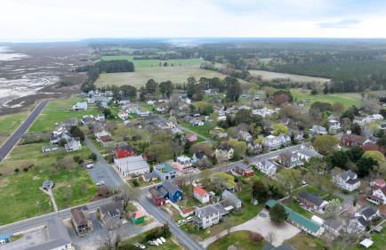 Artist Apartment - Idyllic villa steps from Town & the waterfront! - Foto 49