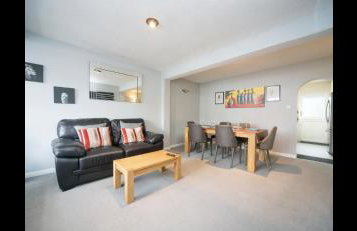 Chessington Blue with parking - Photo 27