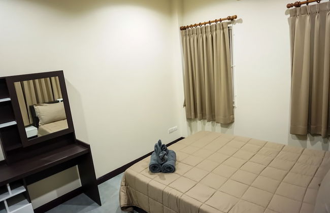 Family Villa Iona with Private Pool - Photo 5