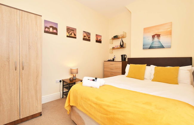 Townhouse @ 178 Ruskin Road Crewe - Photo 1