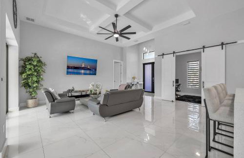 Cape Coral Oasis - Pool & Bintelli Golf Cart - Foto 19