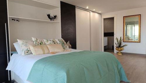 Spacious Studio by the University - Photo 1, wardrobe