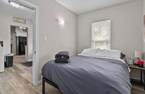 Central Oshkosh Stay - Walk to Lake and Downtown - Foto 21