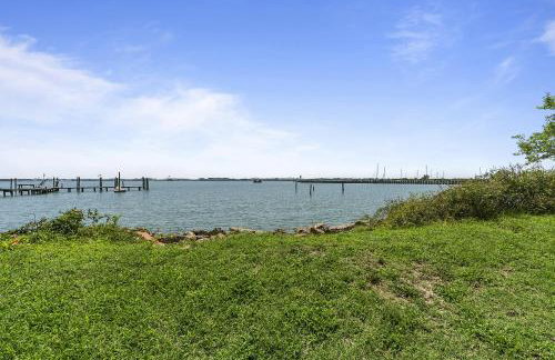 Charming Waterfront Cabin Cabin - Photo 1