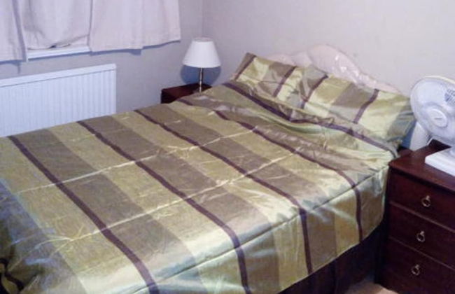 House - Sleeps 5, Private Garden & Free Parking - Photo 3