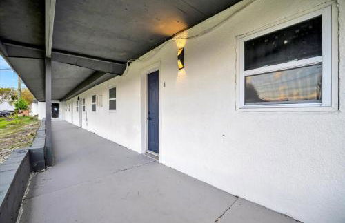 Walk to Stadium, 2 Parking spots, Dog Park, BBQ - Foto 12