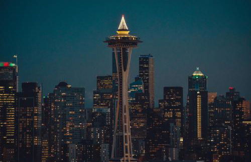 Travelers Dream, Walk to Space Needle, Firepit, cornhole - Foto 56