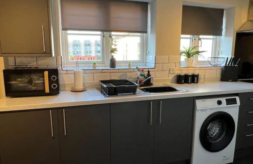Oak House by ShortStays4U A Modern 3Bedroom Townhouse with free parking in town! - Foto 14
