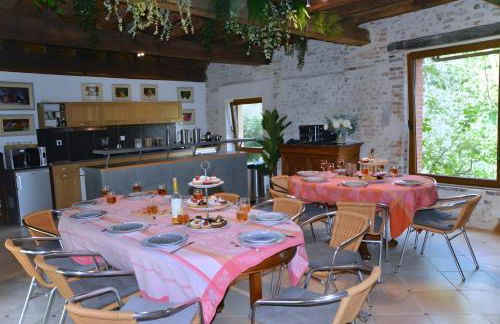 Cottage Mackinley, séjour spacieux et chaleureux, salon de jeux, grande salle à manger, 15 pers, Centre Historique, gare TER - Foto 3