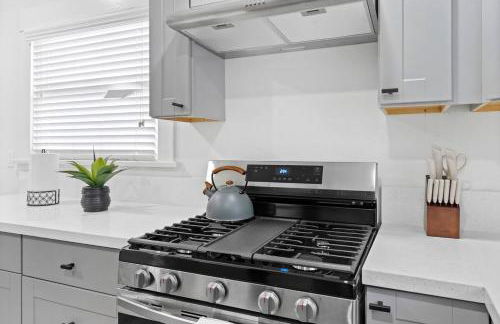 1 mile from the Beach Fire Pit, Patio, Parking! - Foto 25