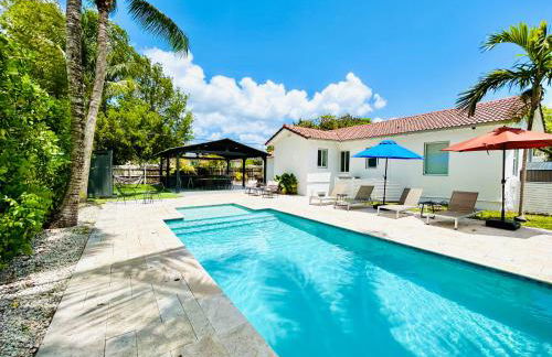 Heated Pool Tropical House with Summer Kitchen 3BR- Oasis in Miami! - Foto 17