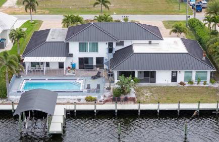Charming Condo with Pool and Spectacular View - Photo 6
