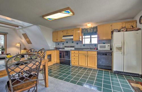 Vivid Cedar Ridge Cabin about 23 Miles to Wichita! - Foto 7