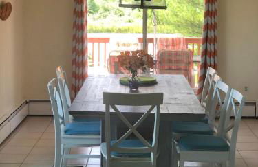 Spacious and Walk to the Beach with Central AC and Outdoor Shower - Photo 15