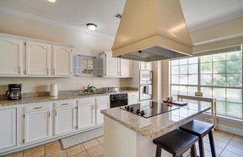 Charming Diamondhead Home with Private Yard! - Foto 10