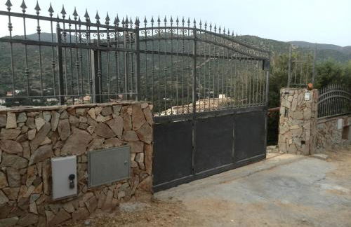 VILLA VITTORIA with LARGE PRIVATE HEATED SWIMMING POOL COMPLETE with HIDROMASSAGE FOR EXCLUSIVE USE , SEA and BEACH VIEW, 150 METERS FROM THE BEACH, POOL SURFACE 60 mq, POOL DEPTH 140 cm , FREE PARKING AND WIFI - Foto 40