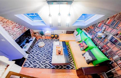 Shoreditch Cinema & Sauna retreat- 2BDR House with Garden & Games Room - Sleeps 6 - Photo 9