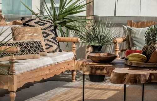 Khroma Luxury Suite 2 Beach front apartment - Photo 27