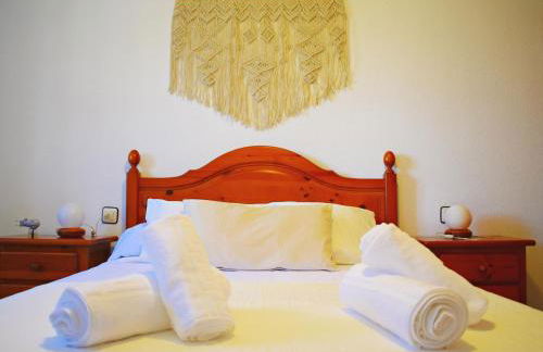 Amplio y luminoso apartamento cerca del centro y la playa con piscina y parking privado - Foto 18