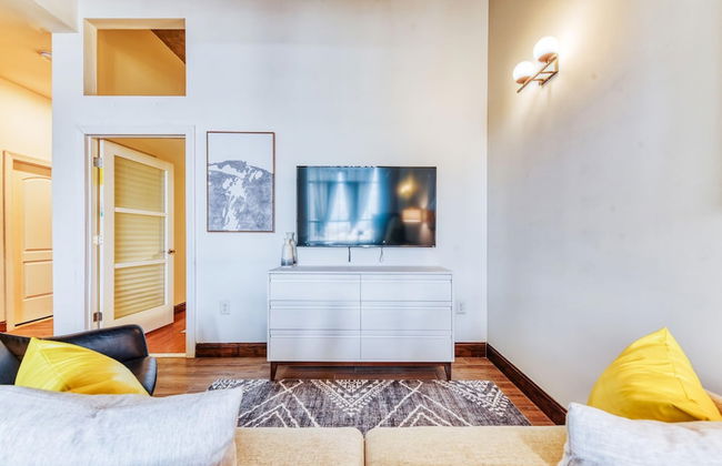 Sosuite 2BR Apt w W/d, Gym, On-site Restaurant - Photo 4