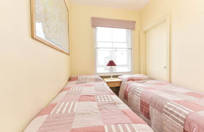Smart 2 bedroom flat near Pimlico Tube - Photo 7