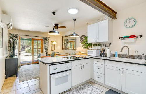 Vibrant Casa Paloma with Patio - Near Vineyards! - Foto 8