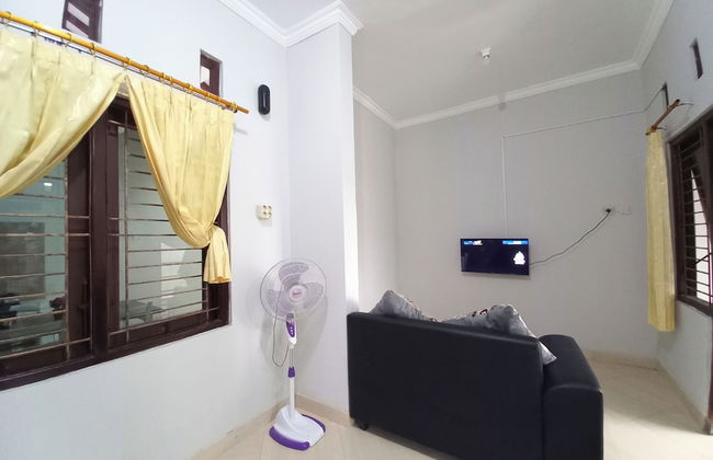 Homestay Syariah Dekat Monjali dan JCM by Simply Homy - Foto 13