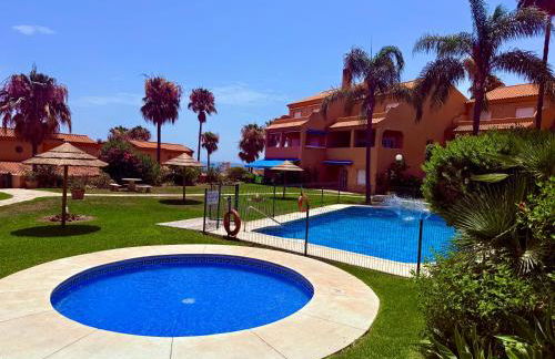 No10 - Beachfront Estepona close to port, 2 bedroom, 2 bathroom, sleeps 5 - Photo 30