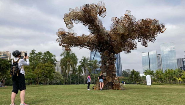 Contemplando street art