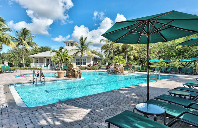 Asiago Vacation Rental at Lely Resort. Newly Furnished 2-Bedroom Condo with Stunning Lake & Golf Views. Spacious Retreat with Private Lanai, Resort Pool, Hot Tub and Gym Access - Foto 21