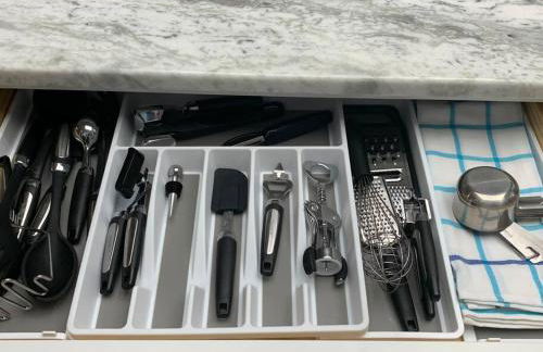 Stylish Lake home with HUGE POOL, Arcade with PS5,and Theater Just 5 min from Legoland - Foto 25