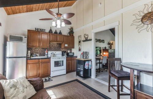 Cozy Sunset Views W/ Lanai - Close To Beach 1 Bedroom Home by RedAwning - Foto 4