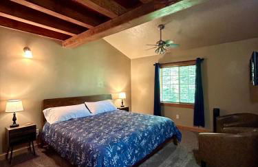 The Cozy Acorn Cascade Lake Retreat - Photo 11