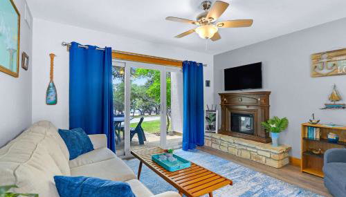 Charming Lakeside Condo - Moments to Lake Fun - Foto 2