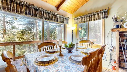 Idyllic Cabin in the Woods Cozy Crestline Retreat - Foto 4