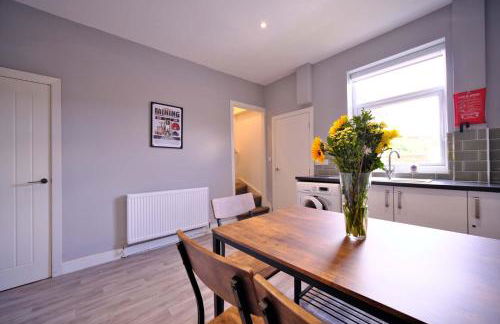 A1, M62, Free Parking, WiFi, 5 Beds - Foto 14