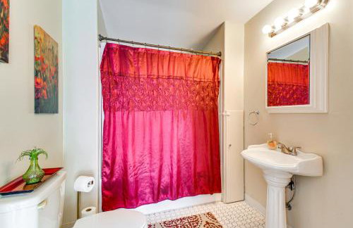 Walk to Lake Ontario and Parks! Lovely Apartment - Foto 13