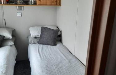 L3 Millfields 4 Berth Luxury Caravan DG & GCH Family's Only And Lead Person Must Be Over 30 - Foto 20