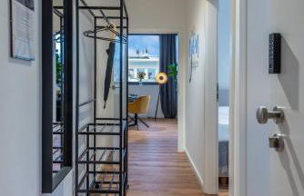 Modern, komplett saniert, in zentraler Citylage beim Kennedyplatz, voll ausgestatte Küche, offener Wohn- und Essbereich, helle Räume - Photo 22